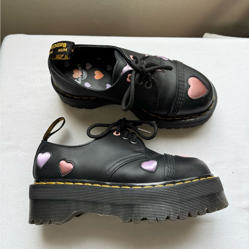 Rare Dr. Martens Black Leather Oxford Shoes with Pink and Orange Heart Size 5